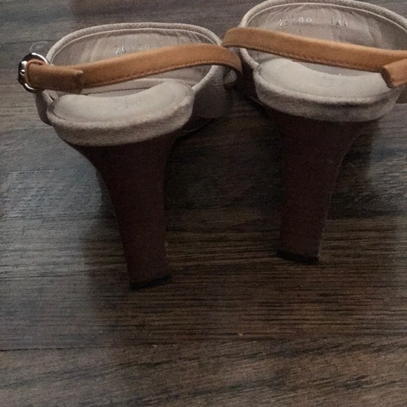 Authentic Gucci heels - Picture 4 of 6